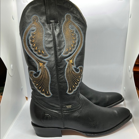 Black Leather Cowboy Boots with Embroidered Design - Picture 4 of 15